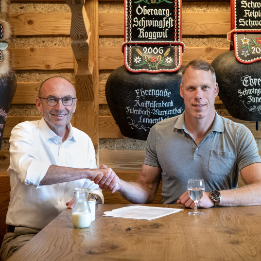 Partnerschaft mit Schwingerkönig Matthias Sempach.